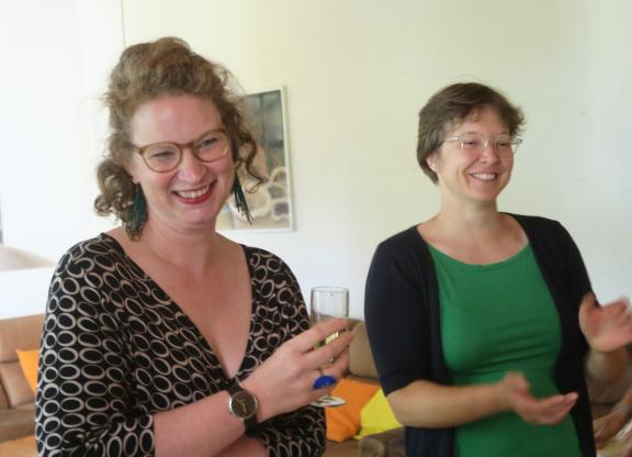 Franzisca Zanker celebrating ERC with colleagues